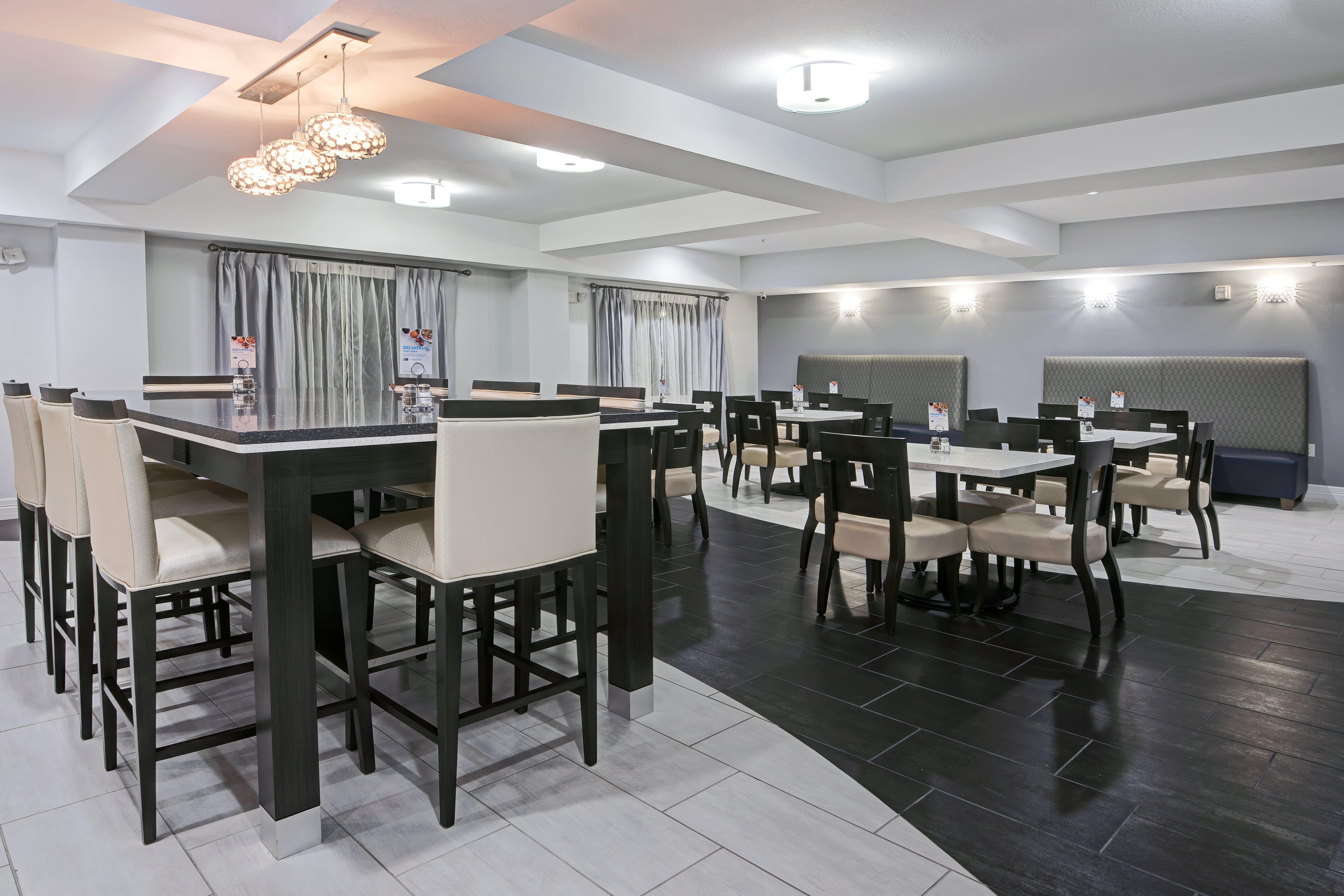 Holiday Inn Express And Suites Houston North - Iah Area By Ihg Екстер'єр фото