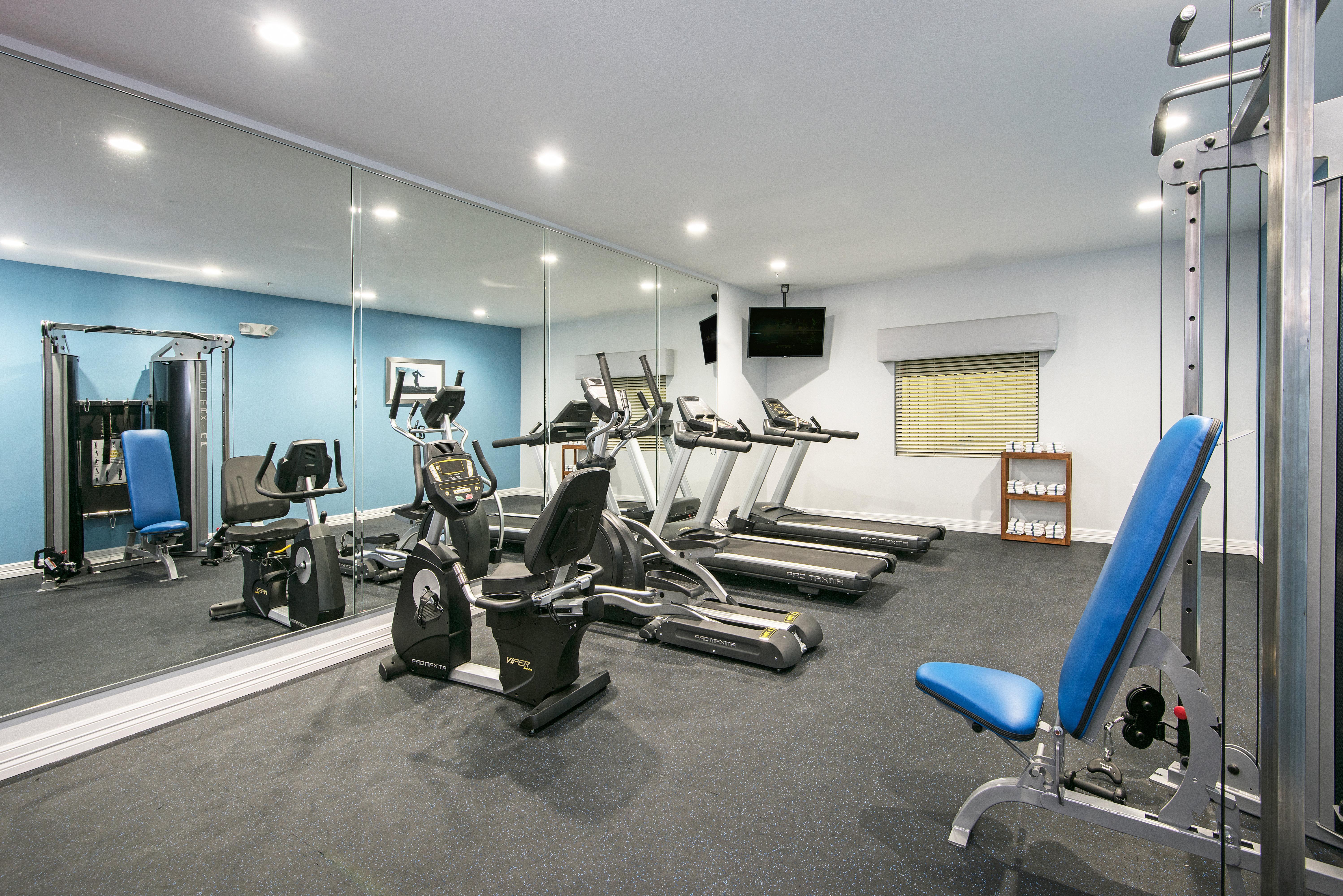 Holiday Inn Express And Suites Houston North - Iah Area By Ihg Екстер'єр фото