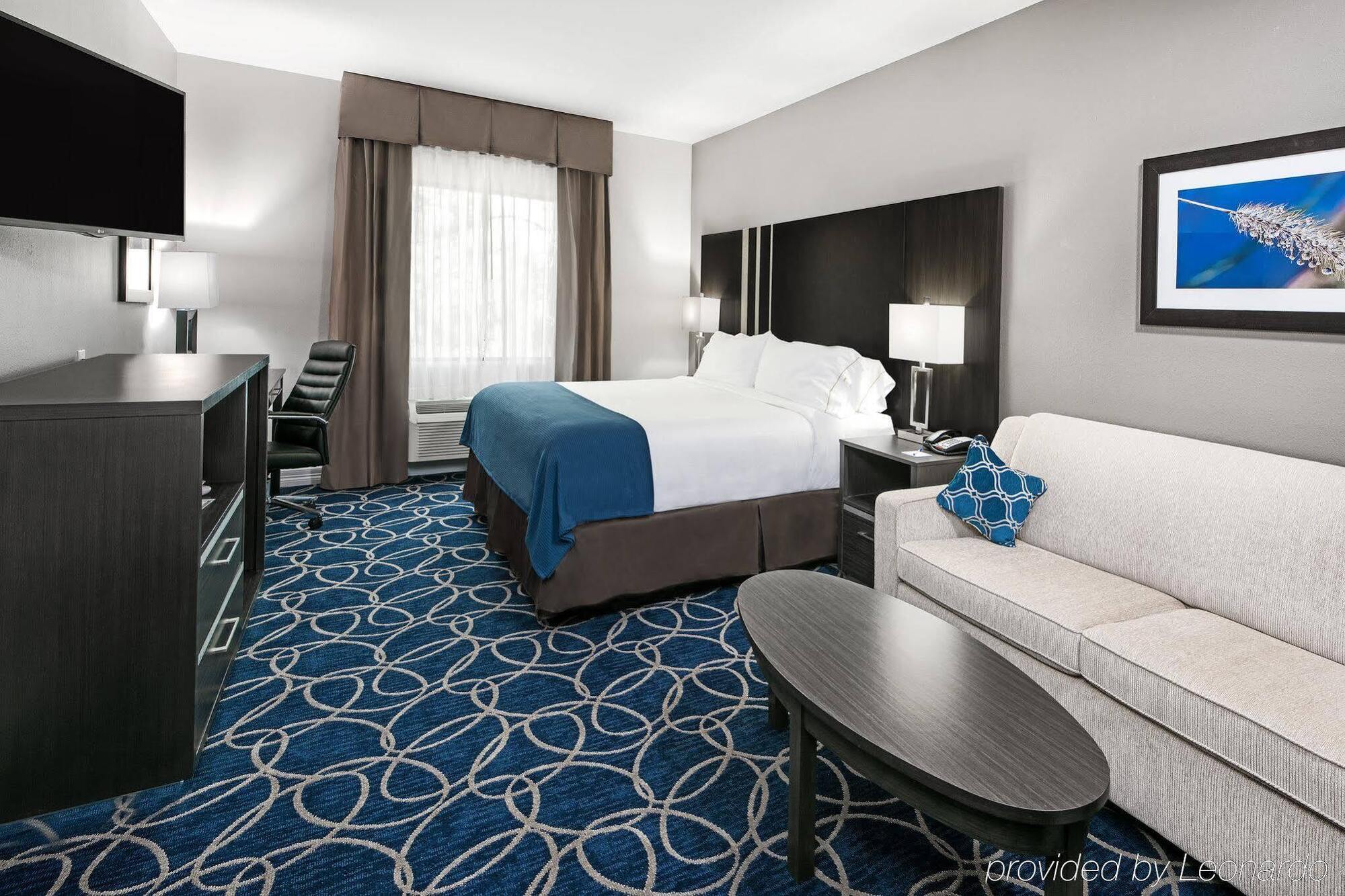 Holiday Inn Express And Suites Houston North - Iah Area By Ihg Екстер'єр фото